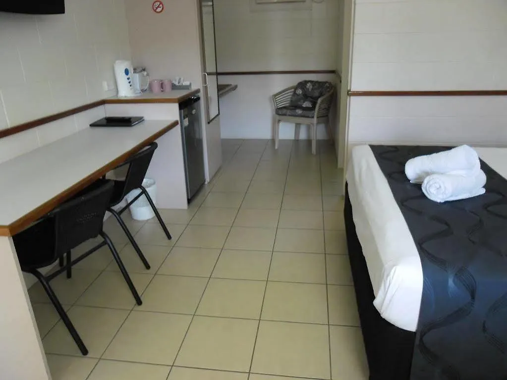 Banjo Paterson Motor Inn Townsville Motel