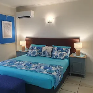 https://jackies-studio-apartment.cairnshotels4all.com