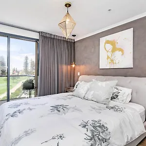 https://heart-of-glenelg-bnb.adelaidehotels-au.com